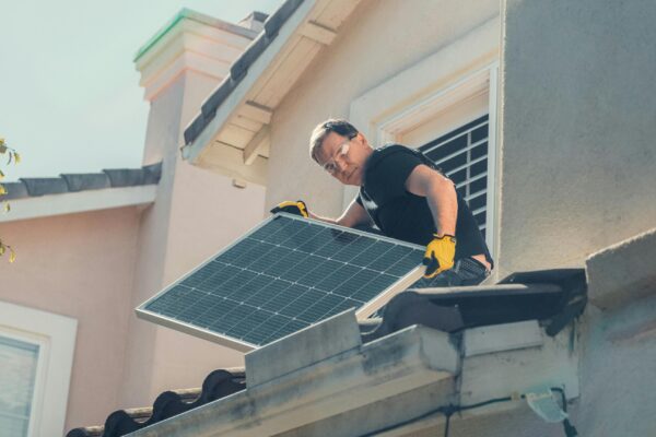 Comment trouver un installateur en photovoltaique, pompe à chaleur et climatisation